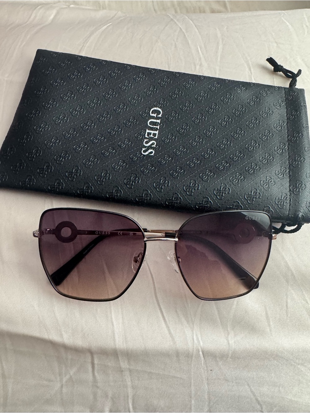 New Guess Women's Gold Frame Sunglasses with Gradient Lenses